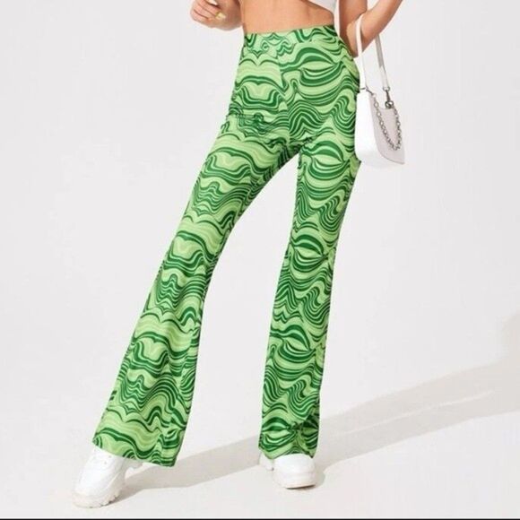SHEIN Women’s Green Allover Print Flare Leg Pants Size XS - Picture 1 of 5